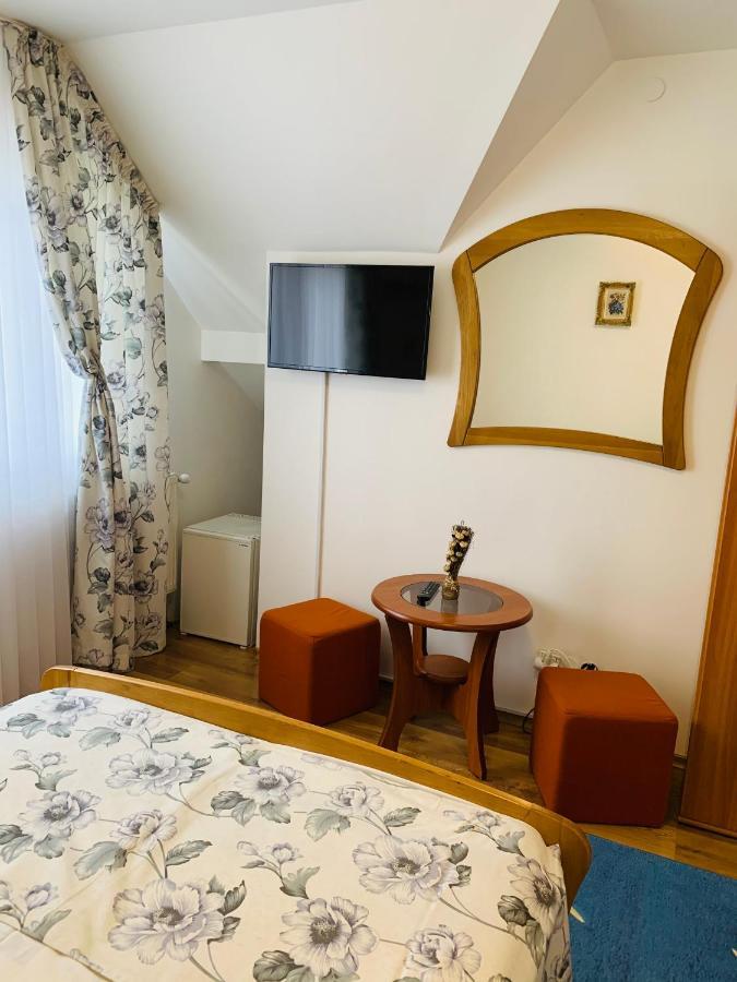 Alex & Maria Otel Cărpinişu Dış mekan fotoğraf